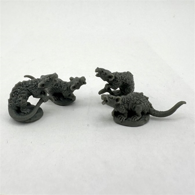 Reaper Bones Black: Giant Rats (4)
